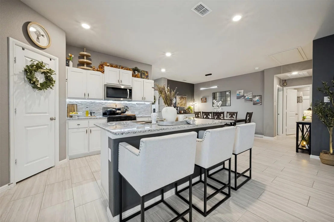Photo of 5529 Legends Way