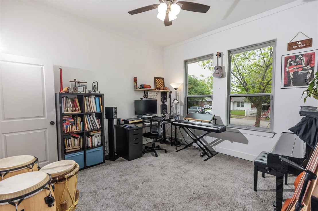 Photo of 3231 Fairview Avenue