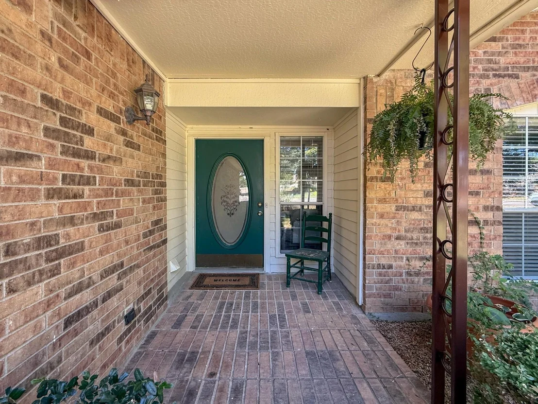 Photo of 2705 Thunderbird Drive