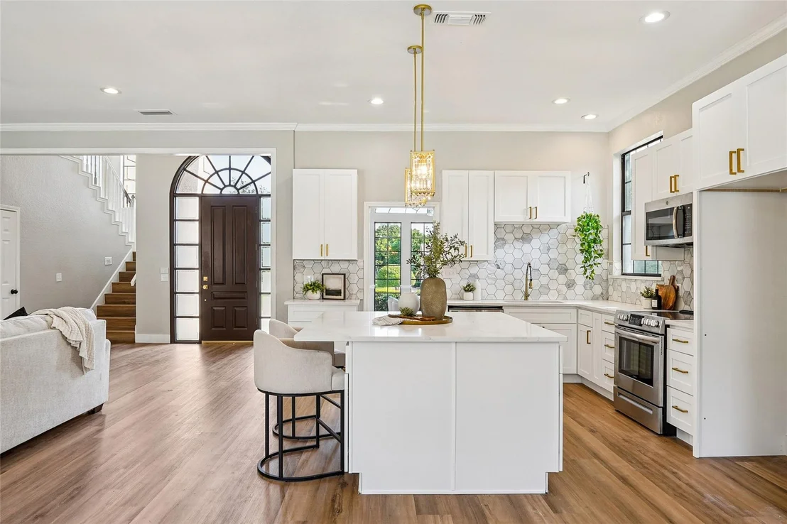 Photo of 6006 Millwood Drive