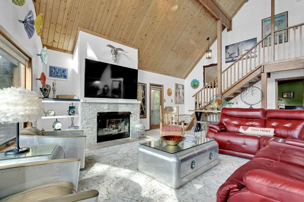 Photo of 334 Hideaway Lane Central