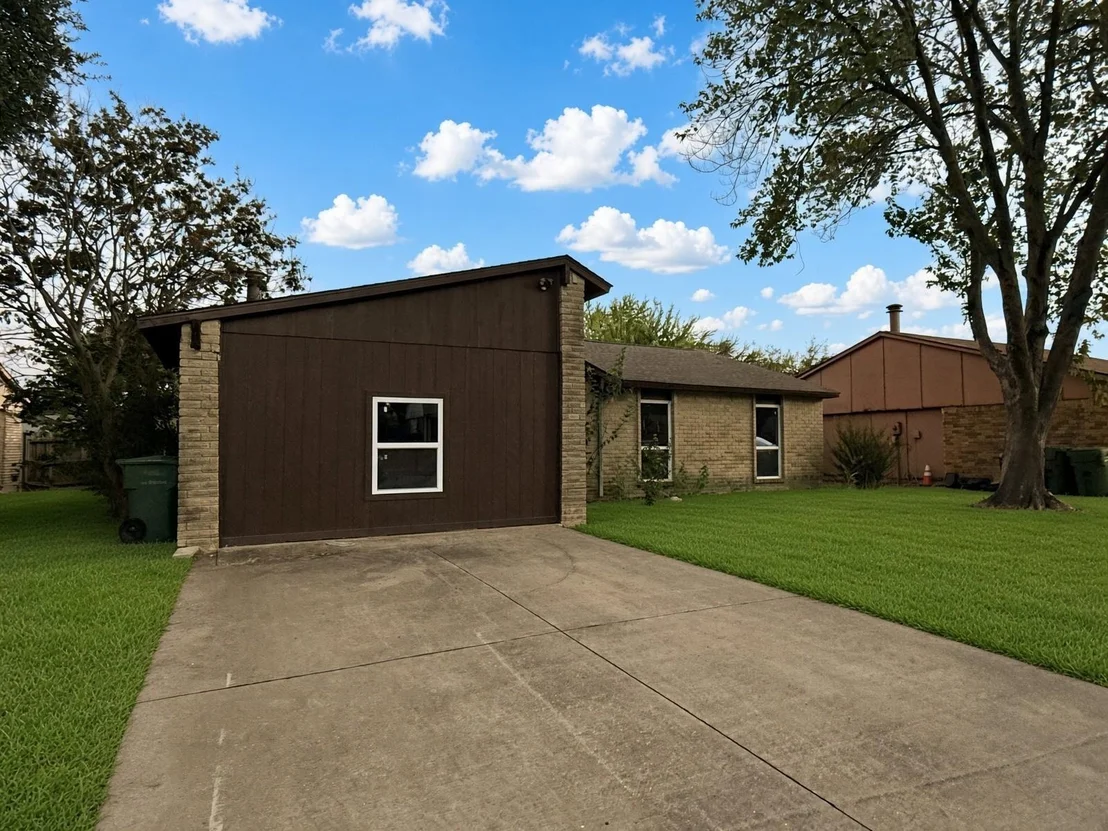 Photo of 5618 Briarcrest Drive
