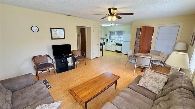 Photo of 3843 Mountain View