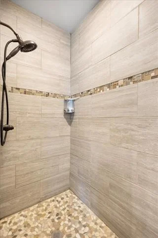 Photo of 333 Lakeview Drive