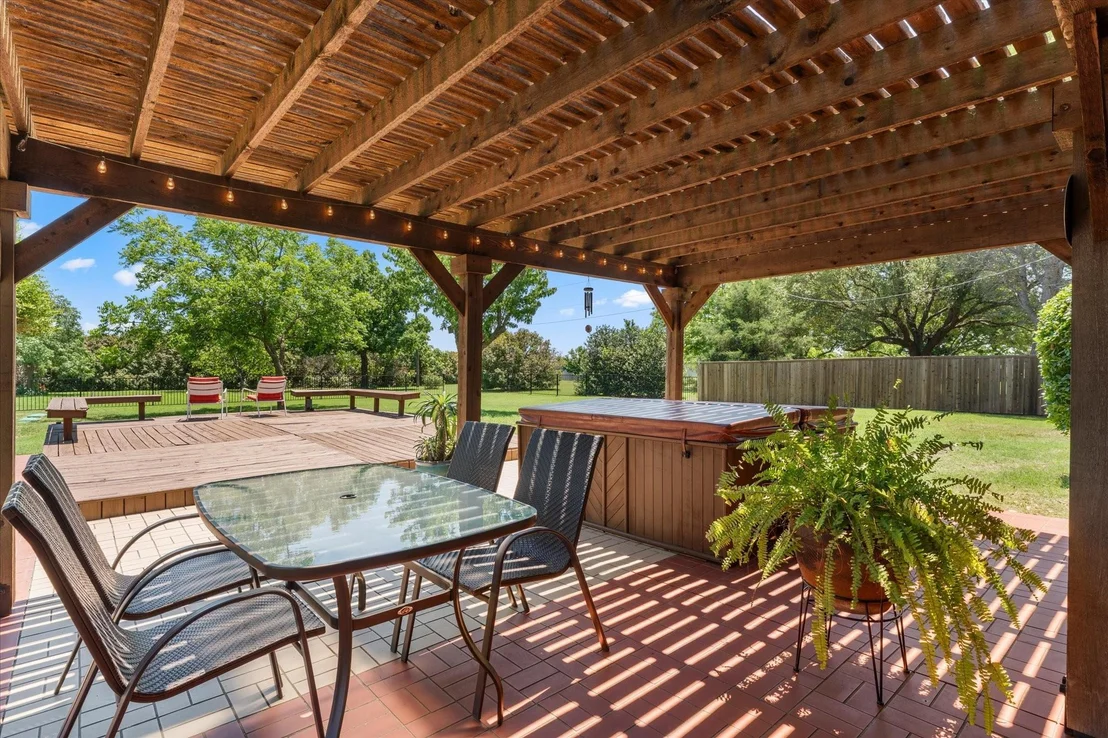 Photo of 10612 Live Oak Drive