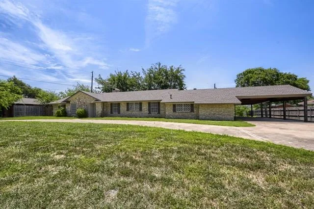 Photo of 419 Allen Drive