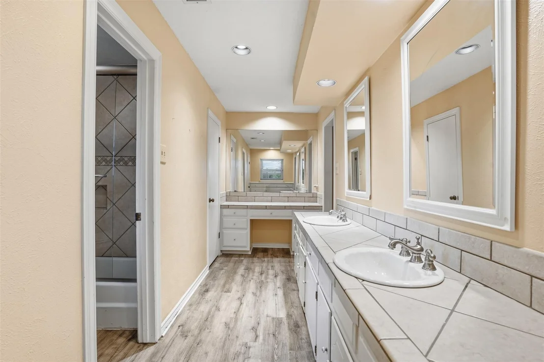 Photo of 4328 Winding Way