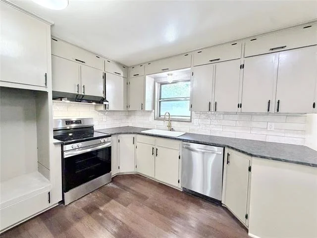 Photo of 1410 Westwood Drive