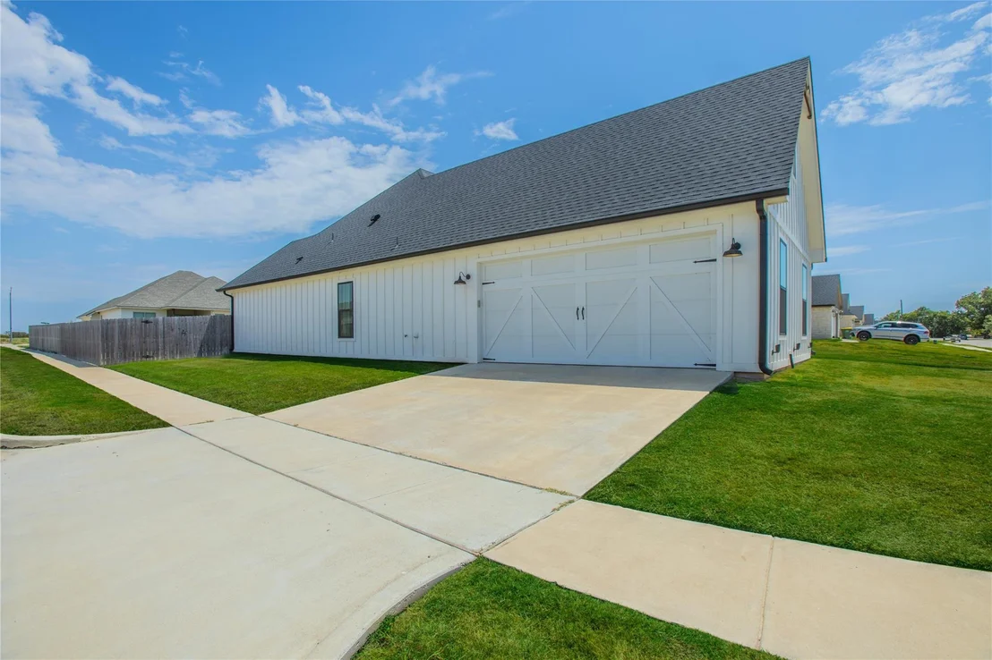 Photo of 116 Indian Trails Road