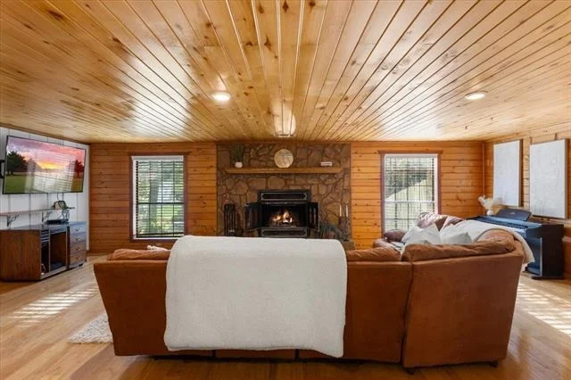 Photo of 1603 Pineview Lane
