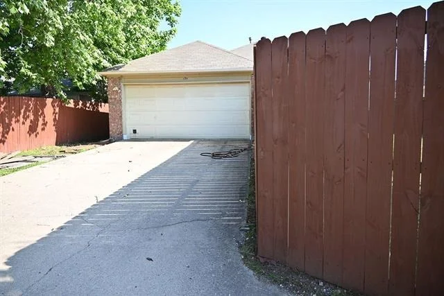 Photo of 1511 Oak Tree Road