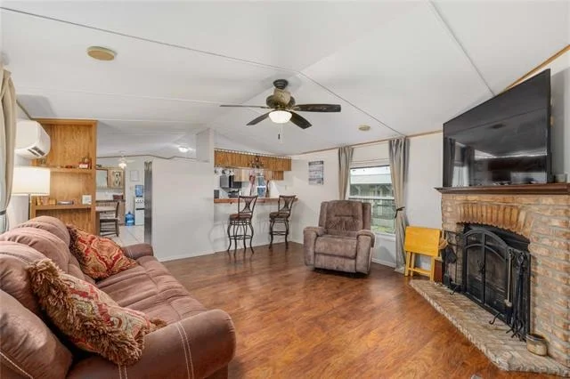 Photo of 3870 Lake Shore Drive