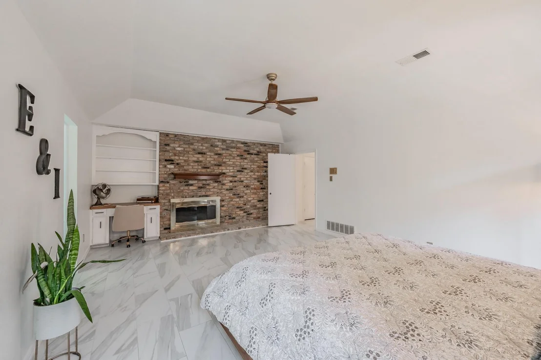 Photo of 2211 Midhurst Drive