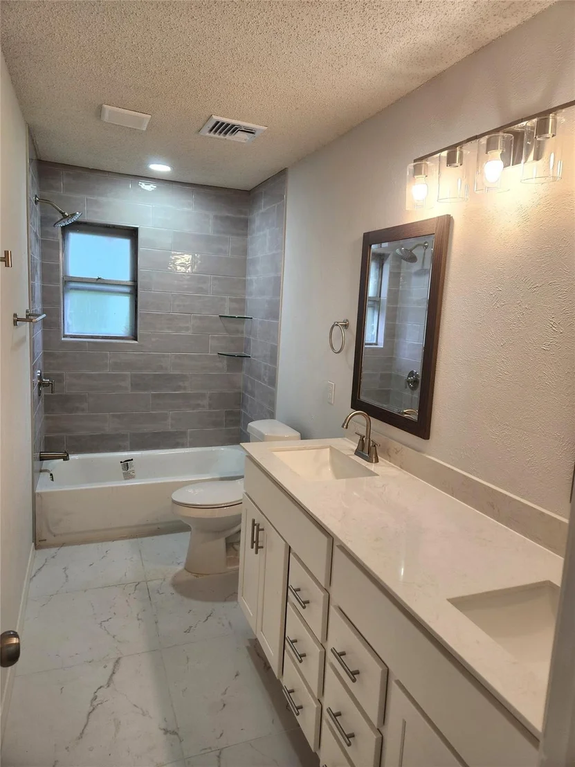 Photo of 1838 Oak Hill Circle