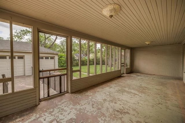 Photo of 817 Rivercrest Drive