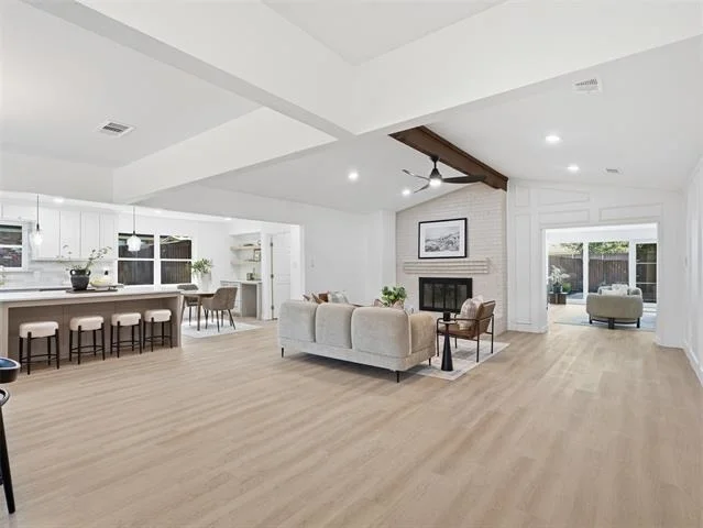 Photo of 2369 Claridge Circle