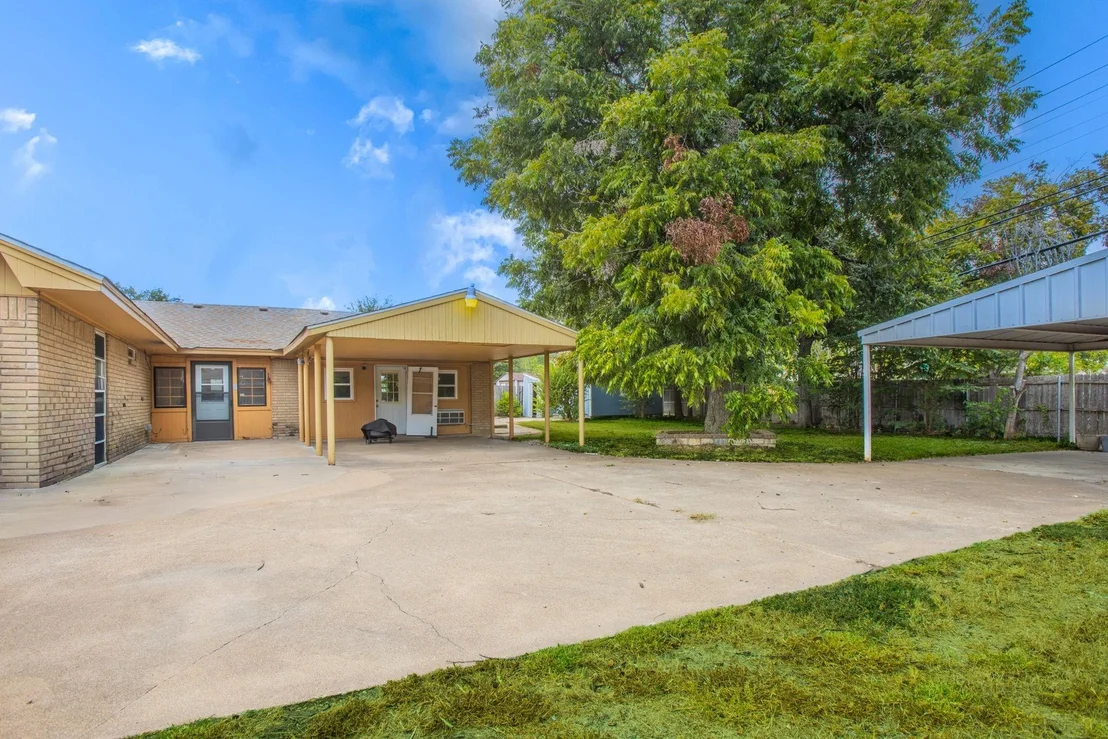 Photo of 5719 Stratford Drive