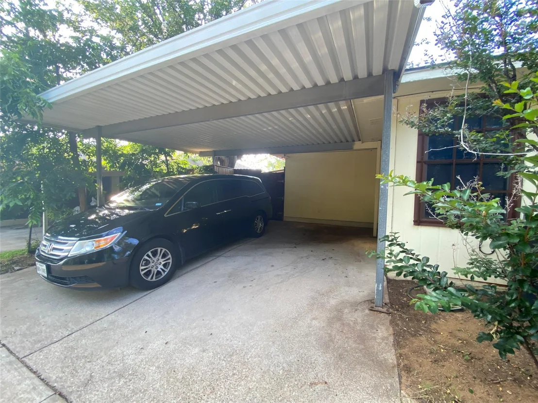 Photo of 2022 Minnie Drive