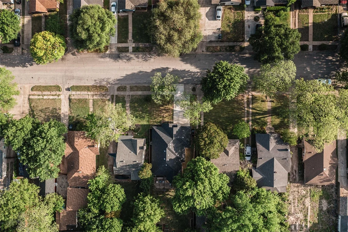 Photo of 3231 Fairview Avenue