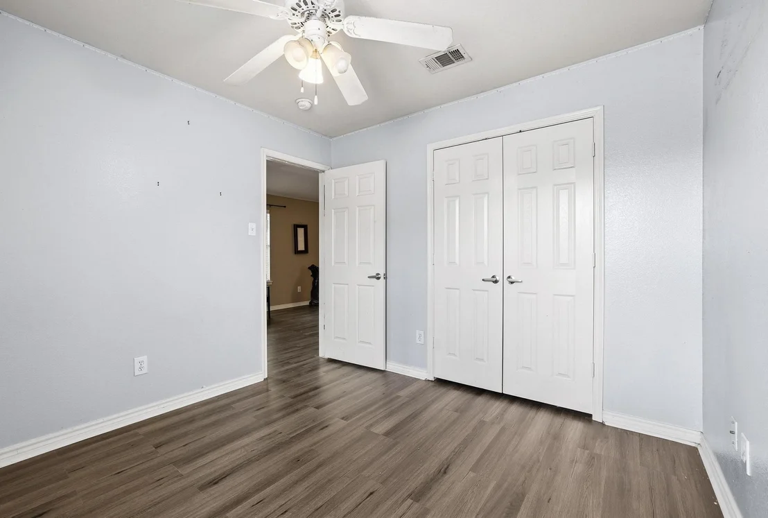 Photo of 704 Acacia Drive