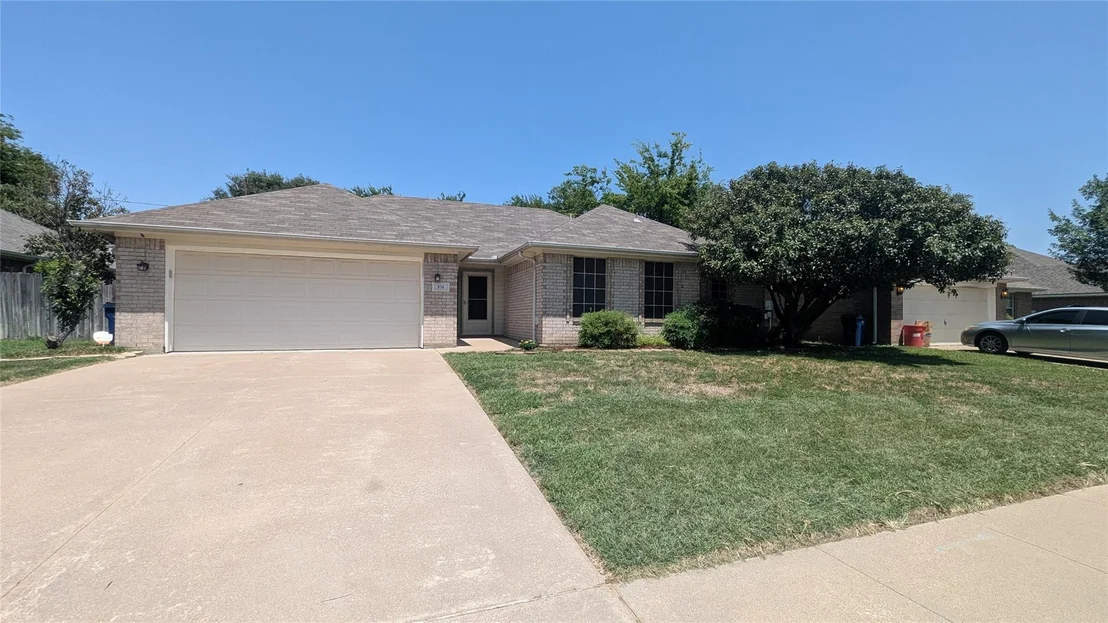Photo of 916 Heberle Drive