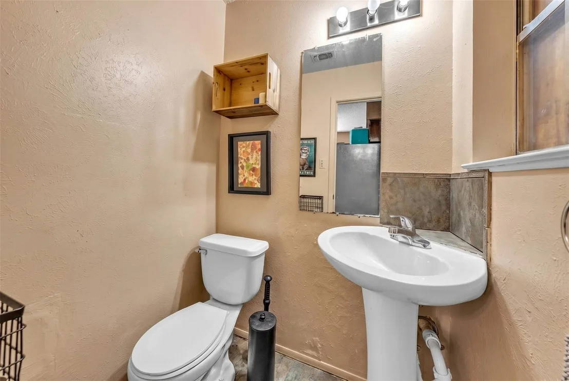 Photo of 190 Crowfoot Lane