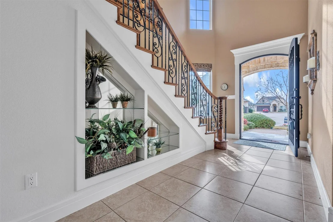 Photo of 2400 Vineyard Drive