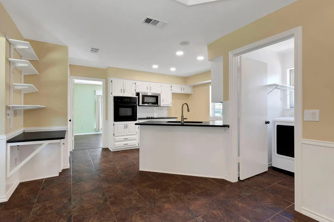Photo of 2207 Glen Forest Lane