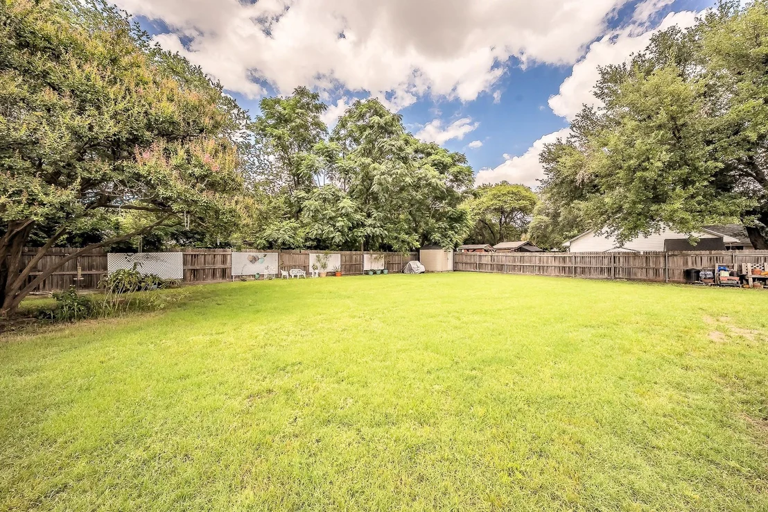 Photo of 5004 Blackstone Drive