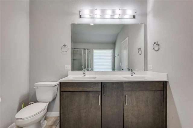 Photo of 1404 Rosebush Road