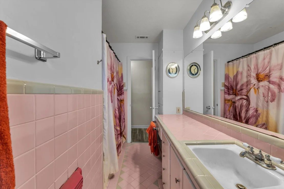 Photo of 1837 Northcrest Drive