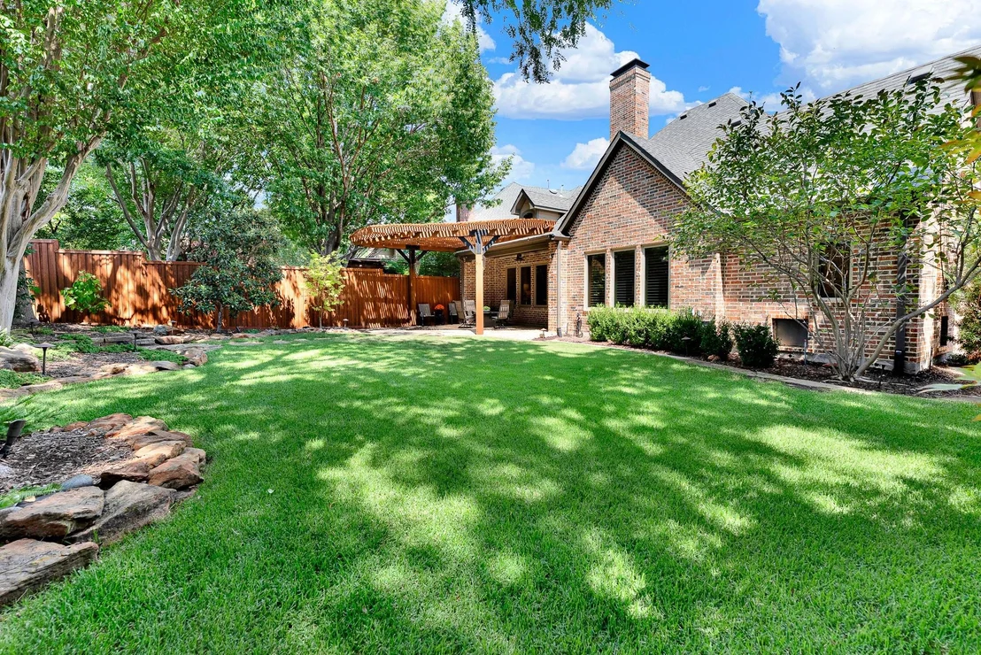 Photo of 2140 Sutton Place