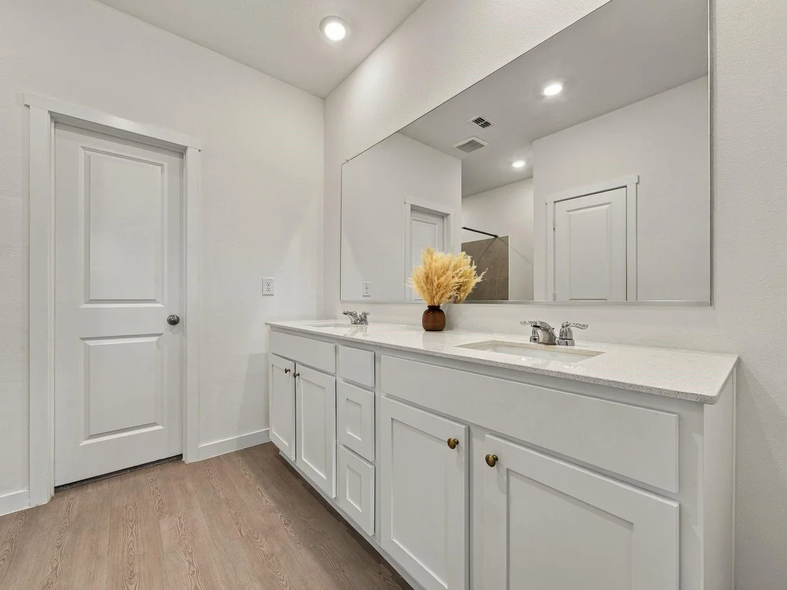 Photo of 1818 Holden Drive