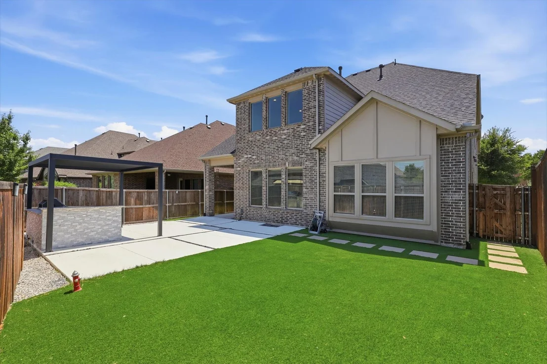 Photo of 2433 Mare Road