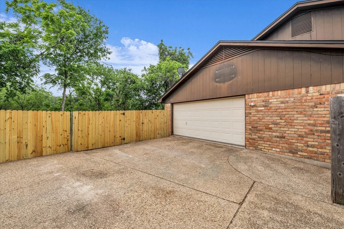 Photo of 913 Montclair Drive