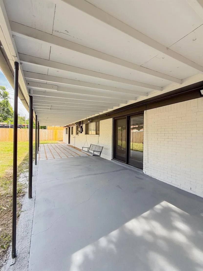 Photo of 228 Hallbrook Drive