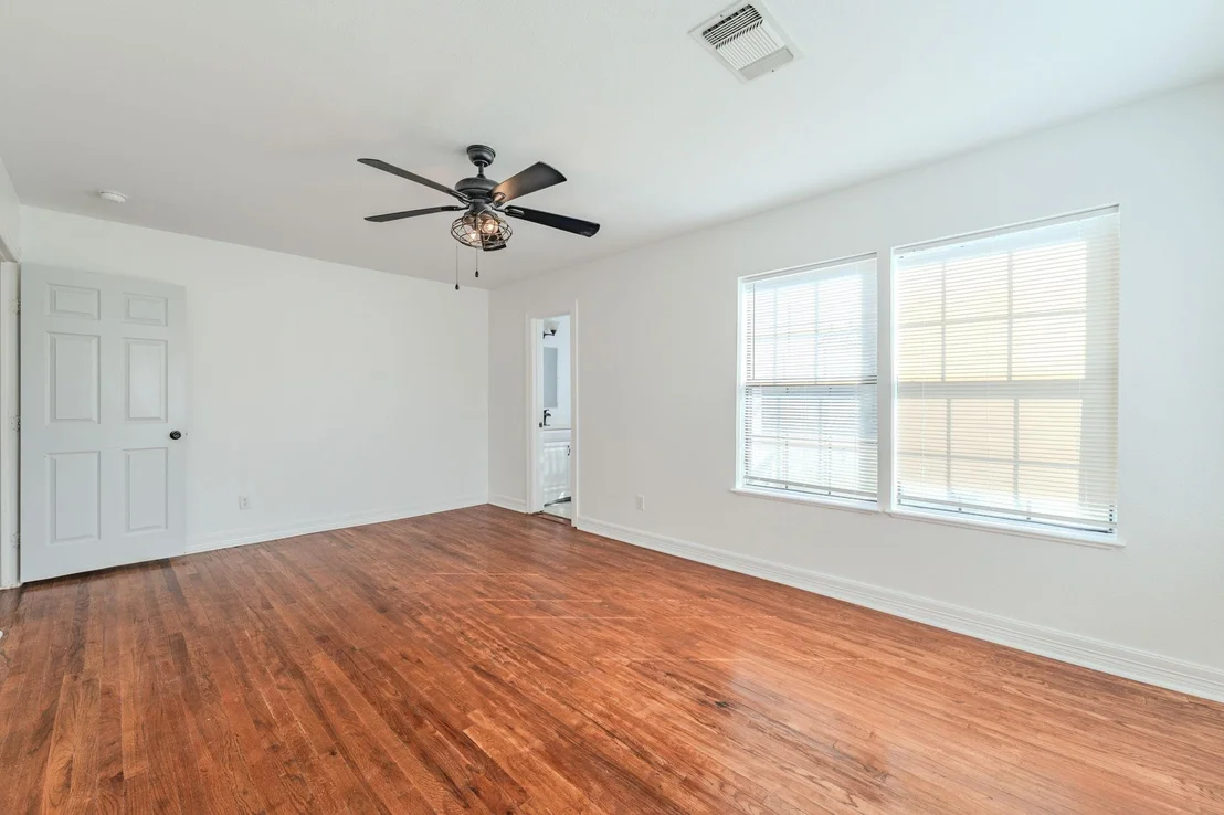 Photo of 688 Private Road 1152