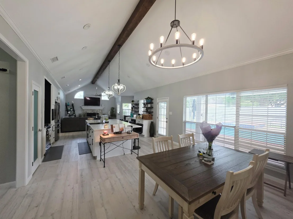 Photo of 520 Red River Road