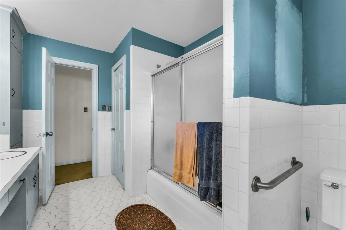 Photo of 421 Rice Avenue