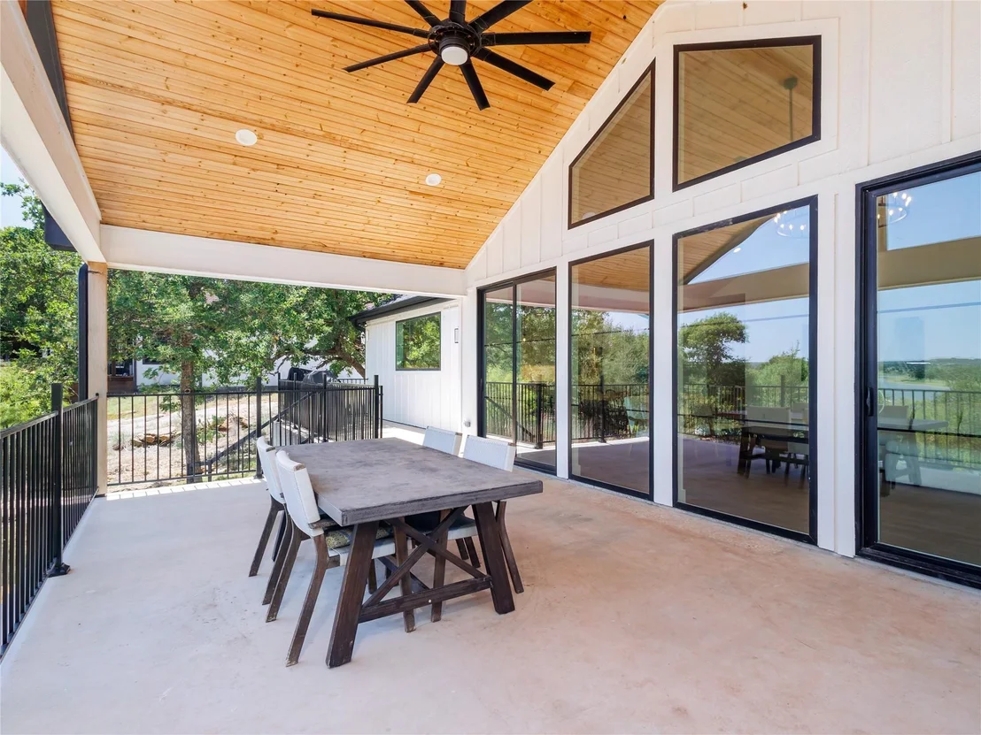 Photo of 660 Oak Point Drive