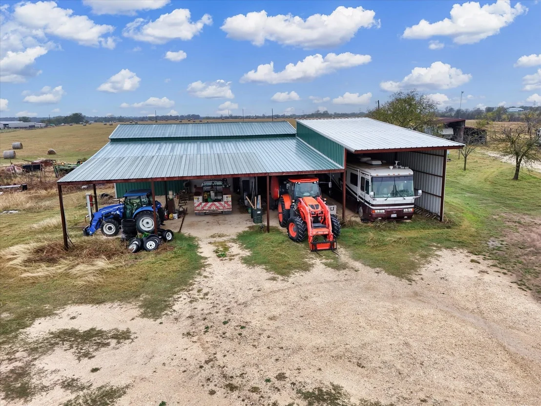 Photo of 689 County Road 464
