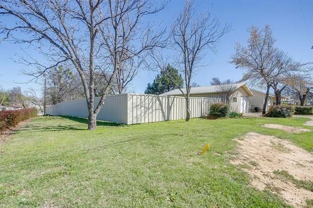 Photo of 422 N 3rd Street