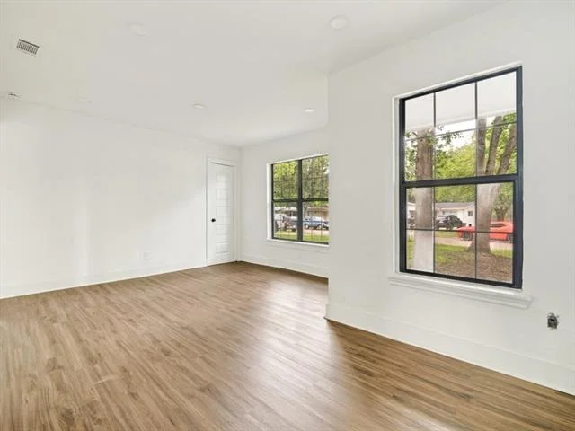 Photo of 616 Leyenda Drive