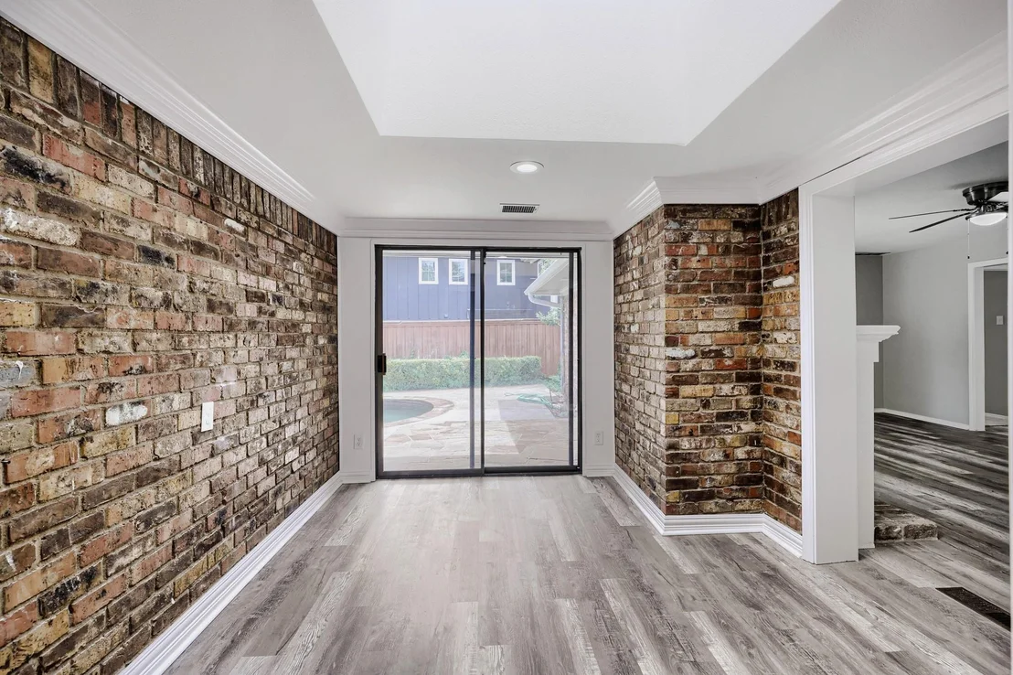 Photo of 1414 Dumont Drive