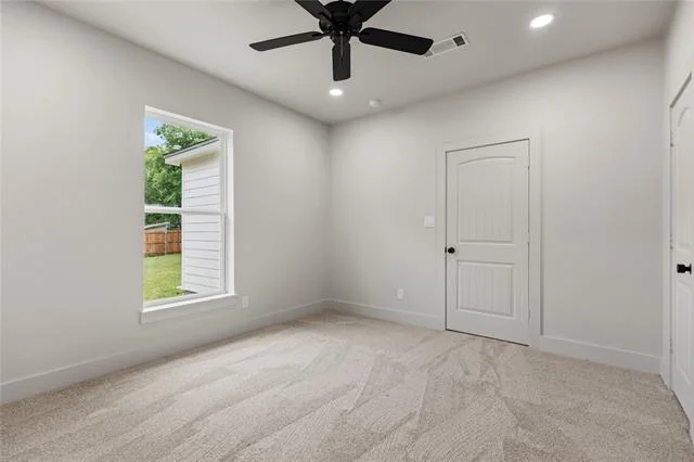 Photo of 502 W 6th Street
