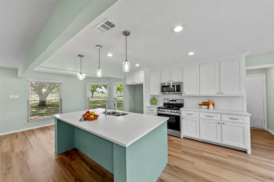 Photo of 16612 Scenic Circle
