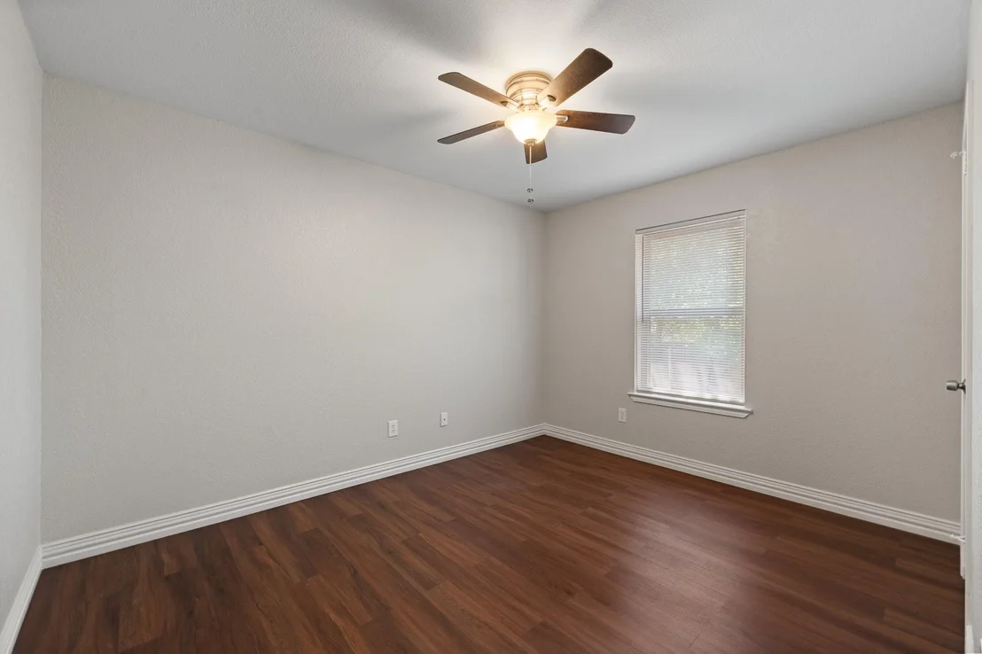 Photo of 433 Black Oak Lane