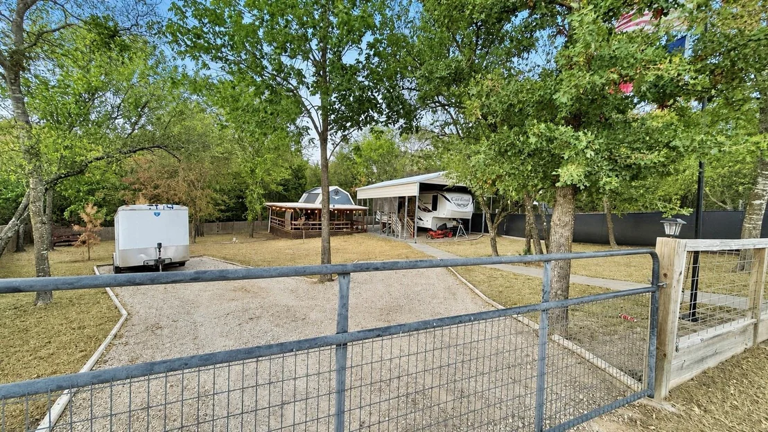 Photo of 615 Waterfront Row