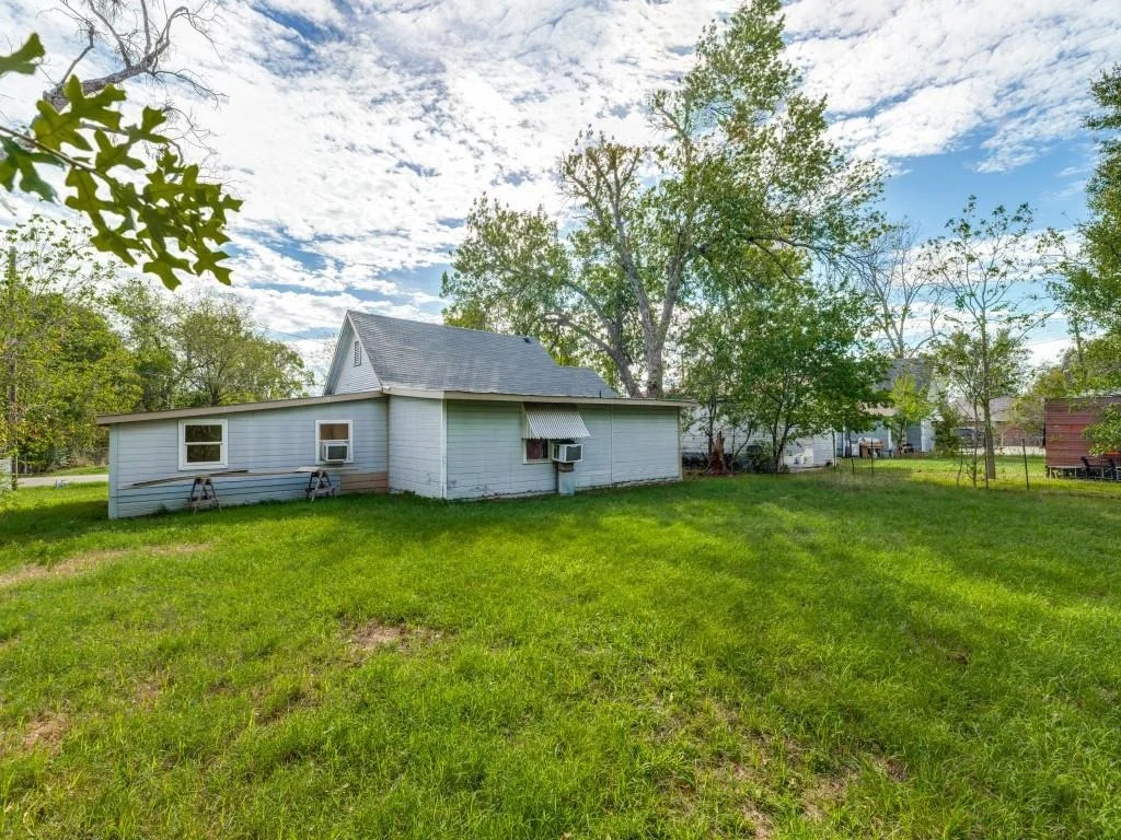 Photo of 2009 Pecan Street