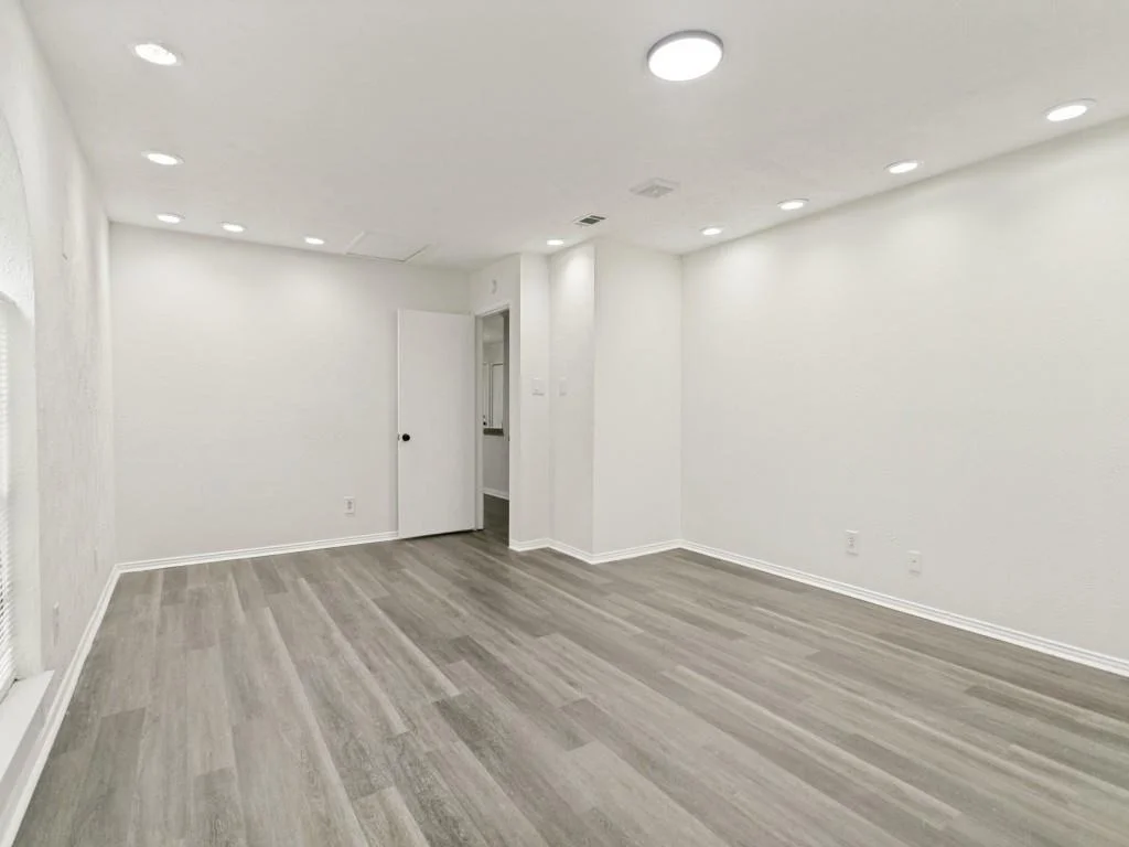 Photo of 905 Hawthorne Drive